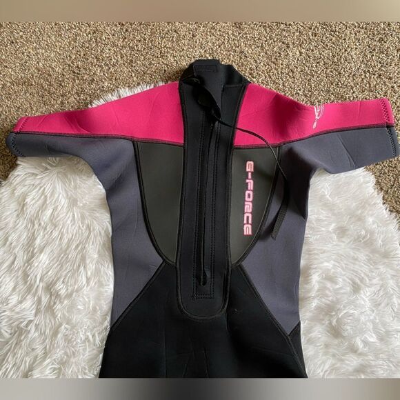 G-FORCE Wetsuit Shorts One Piece Size JM Girl Medium Black Pink - Picture 3 of 14
